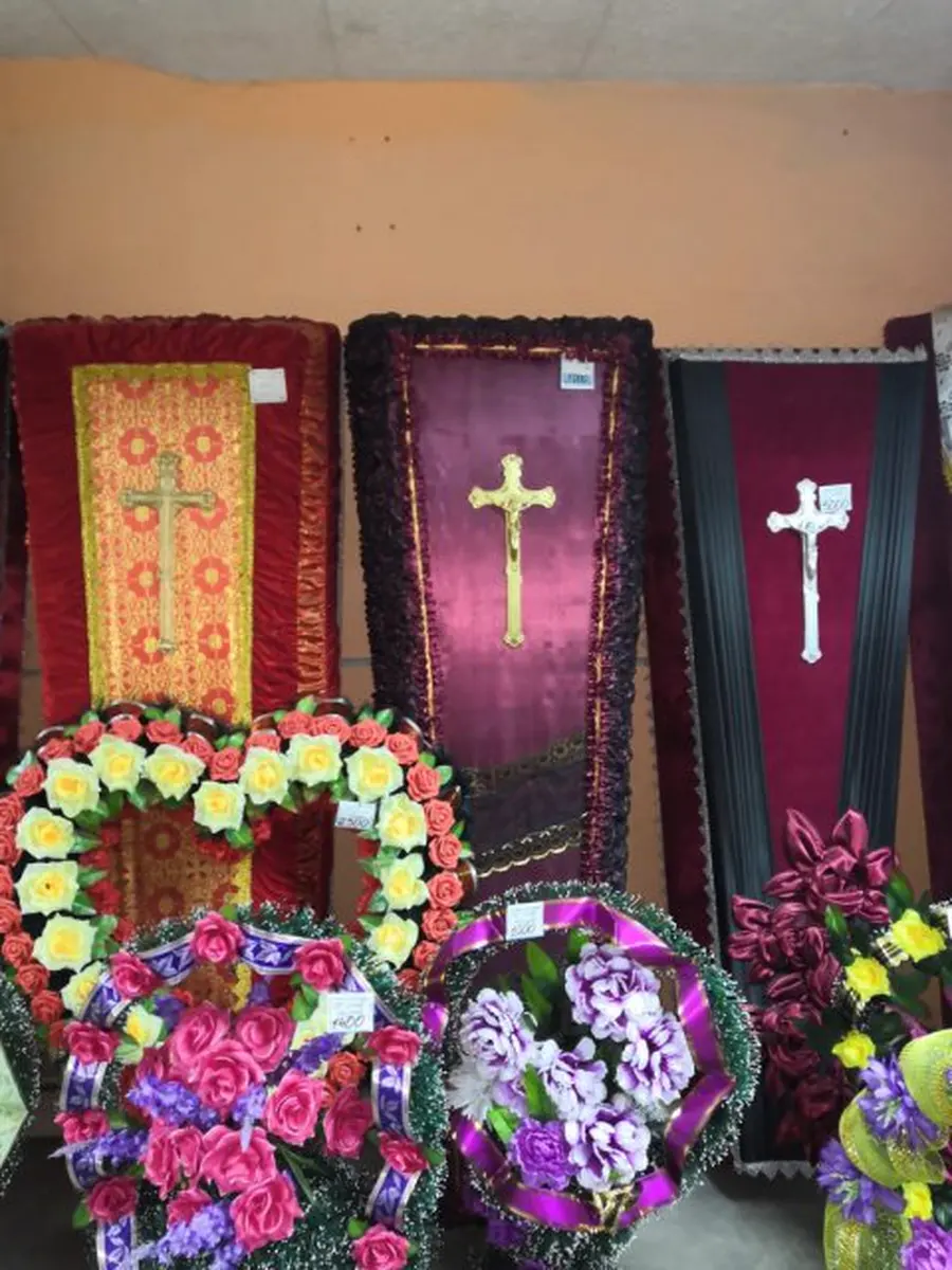 Покрывала и подушки